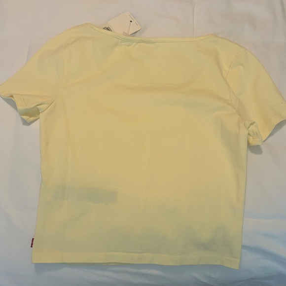 LEVI'S Basic Yellow Tee - Picture 2 of 4